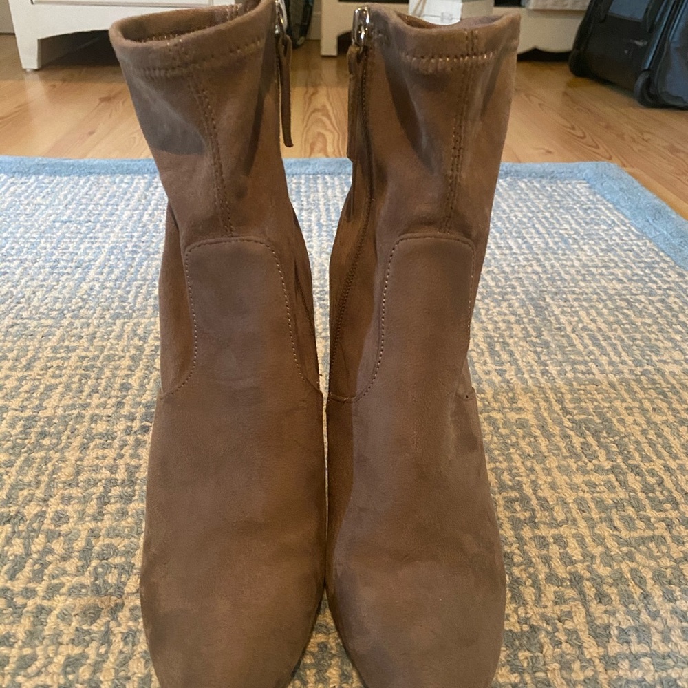 steve madden taupe suede booties